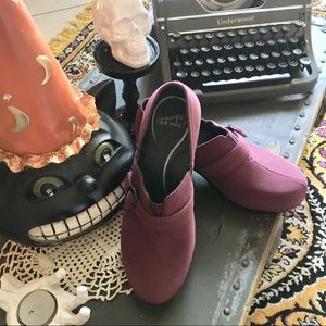 Dansko Tamara Burgundy Suede Buckle Clogs •NWOT•